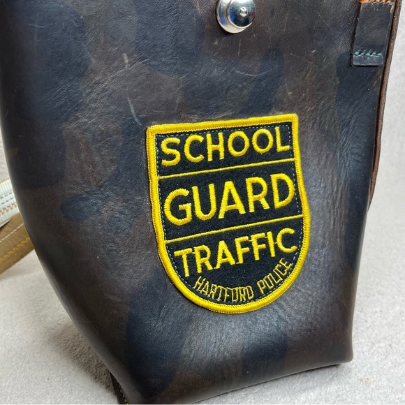 Vintage Leather Crossing School Guard Crossbody Bag Purse-Vtg-Classic-Hartford - Picture 2 of 9